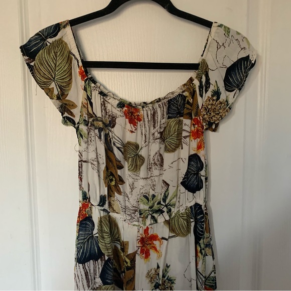 Fashion Nova Women’s White Floral Maxi Dress - Picture 4 of 4